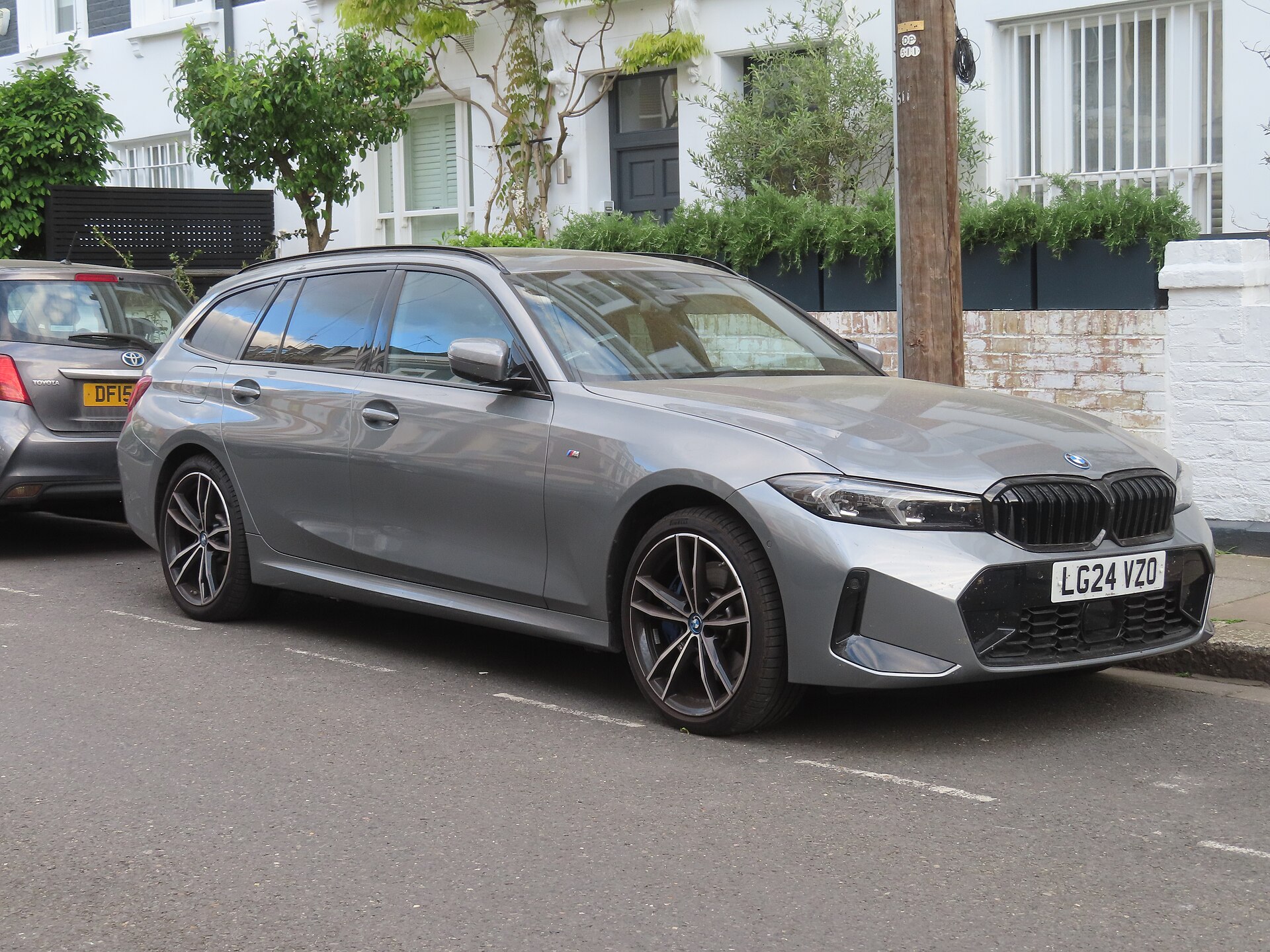 Touring BMW G20/G21/G28 на реальной лицензированной фотографии