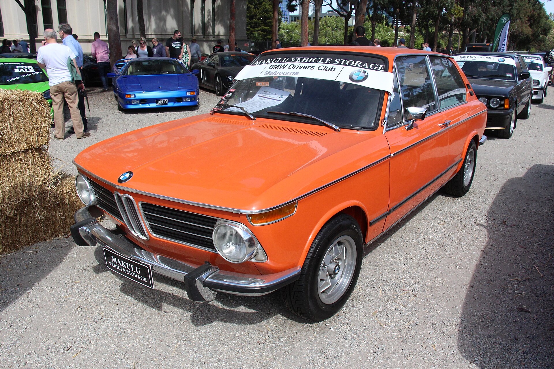 3-дверный хэтчбек BMW Touring на реальной лицензированной фотографии