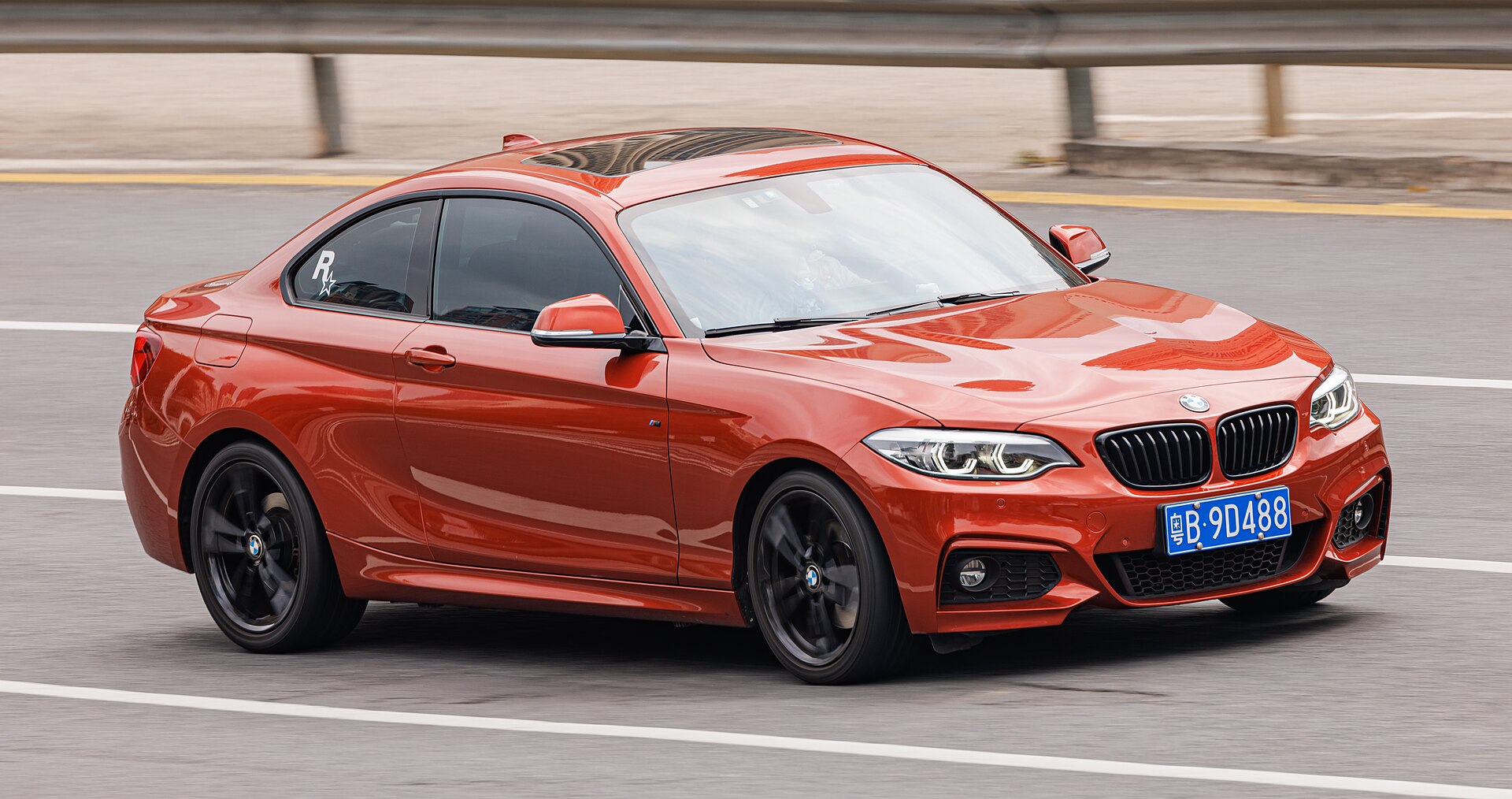 2 Series F22 Coupe in a real licensed photograph