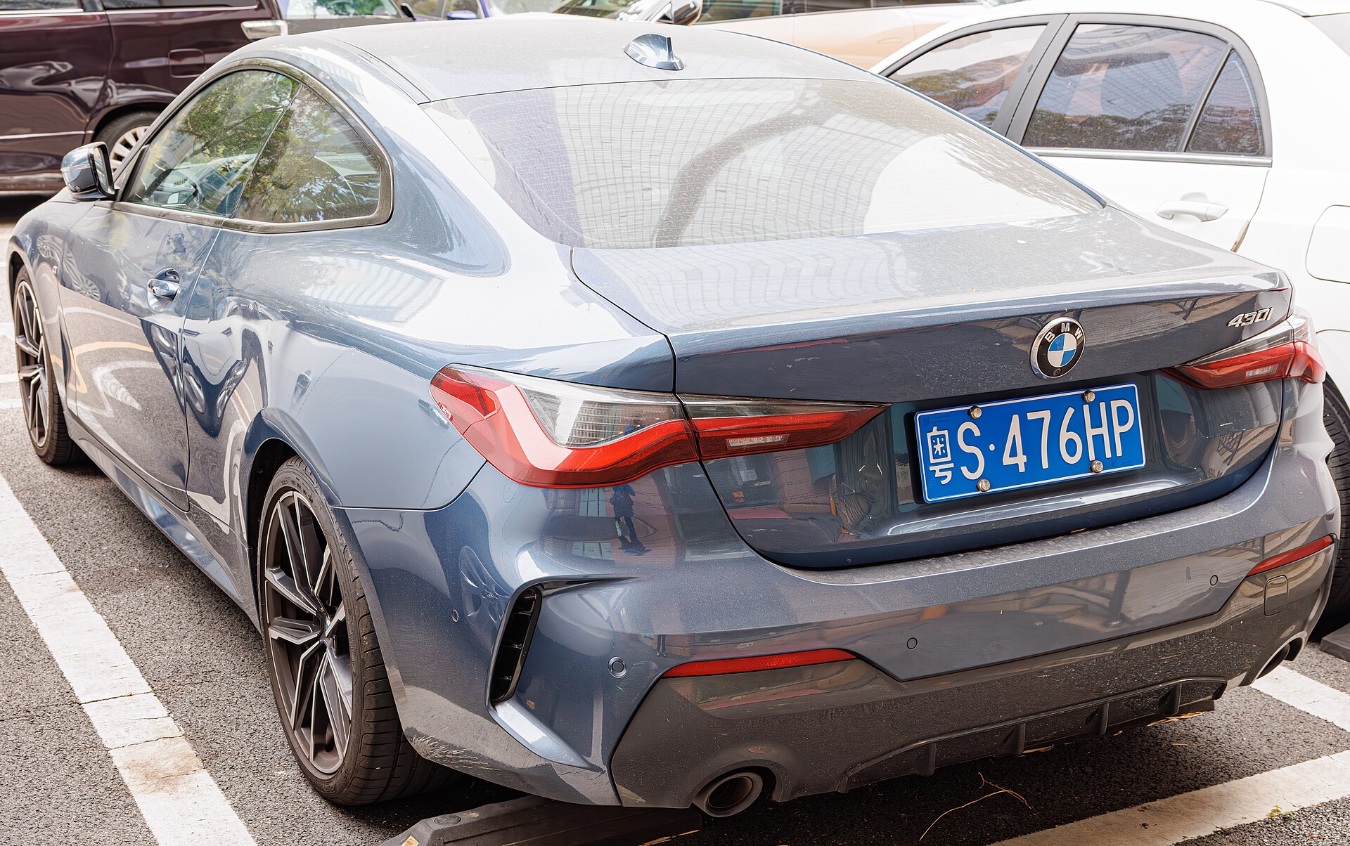 4 Series G22 Coupe in a real licensed photograph