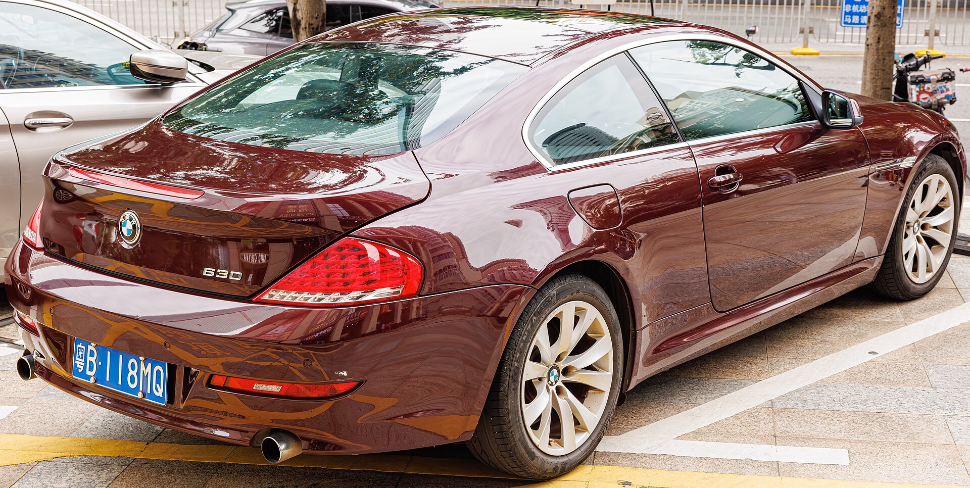 6 Series E63 Coupe in a real licensed photograph