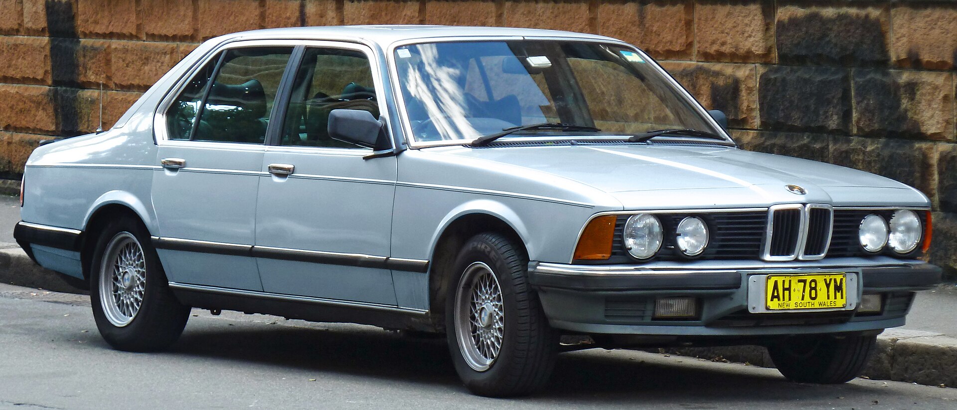 7 Series E23 Sedan in a real licensed photograph