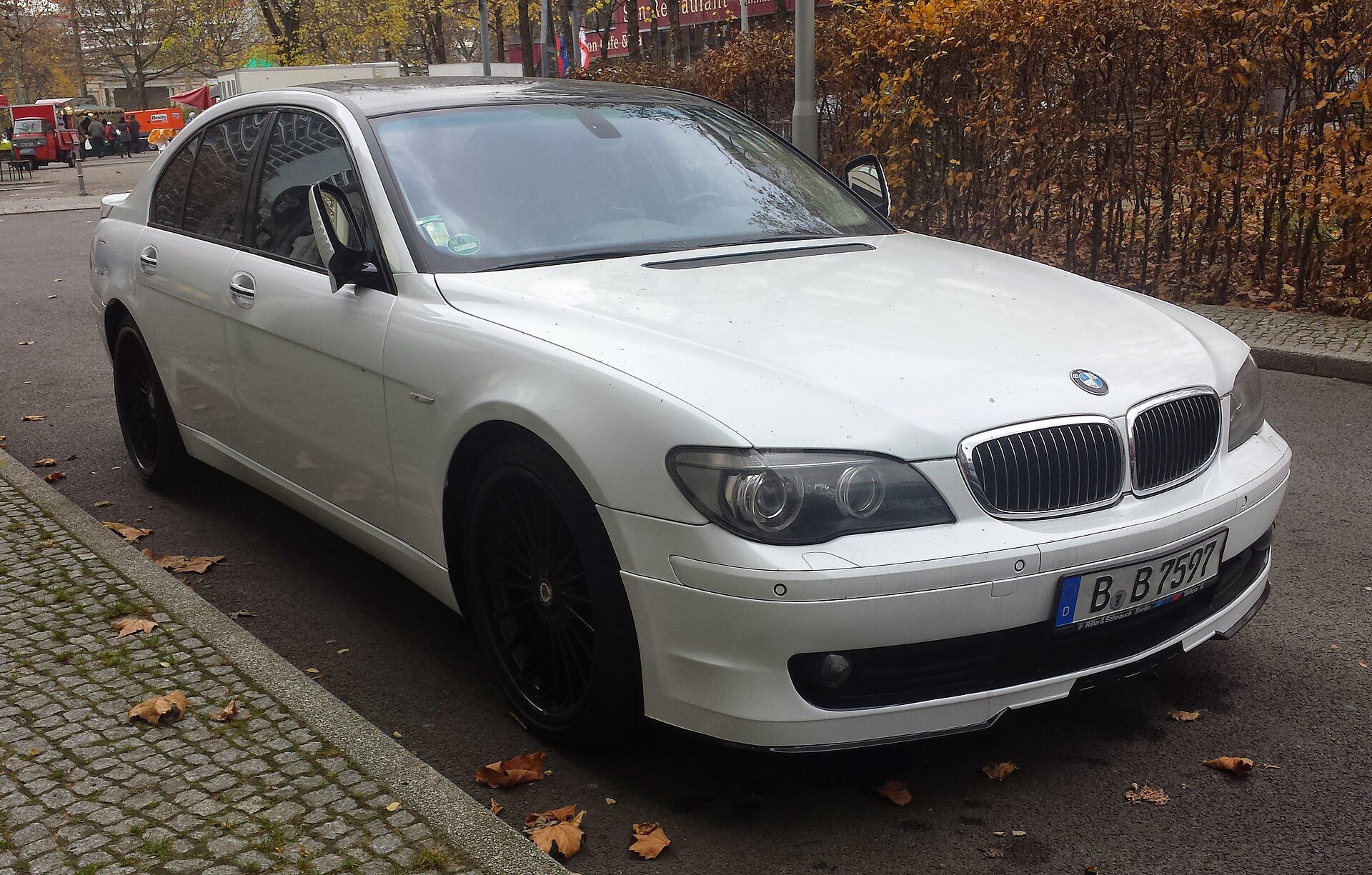 B7 / B11 / B12 ALPINA B7 E65 Sedan in a real licensed photograph