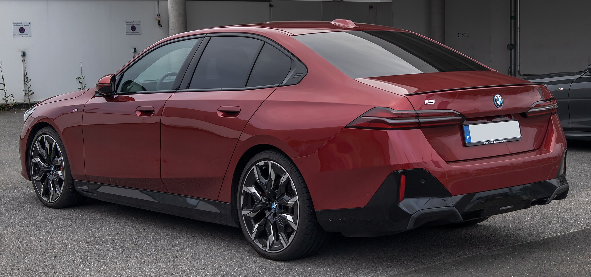 i5 G60 Sedan in a real licensed photograph