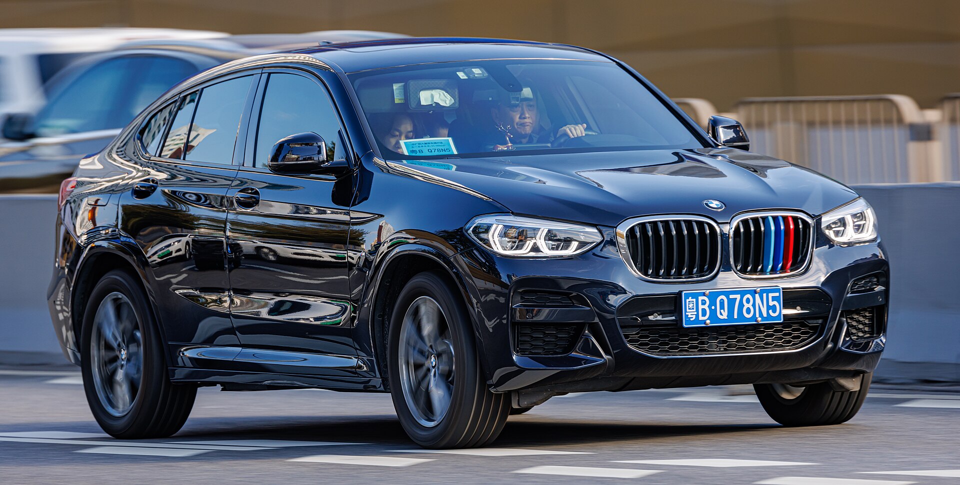 X4 G02 Sports Activity Coupe in a real licensed photograph