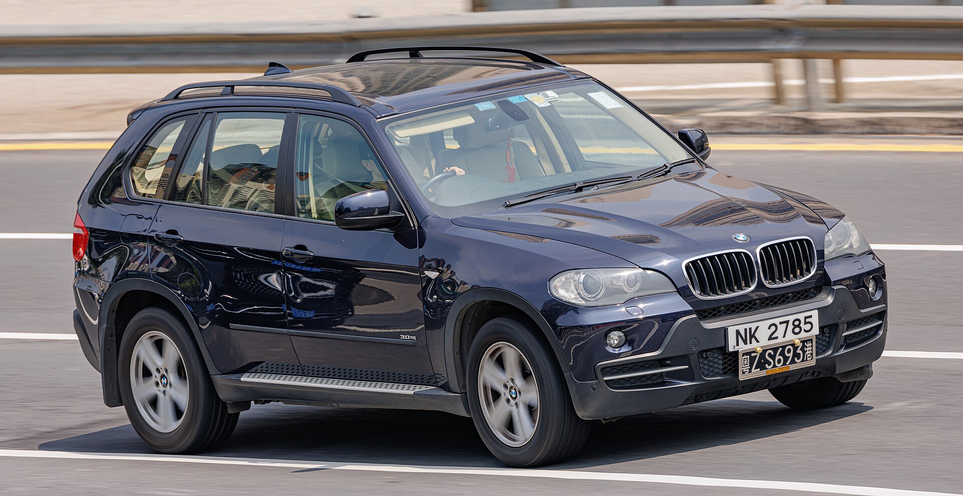 X5 E70 Sports Activity Vehicle in a real licensed photograph