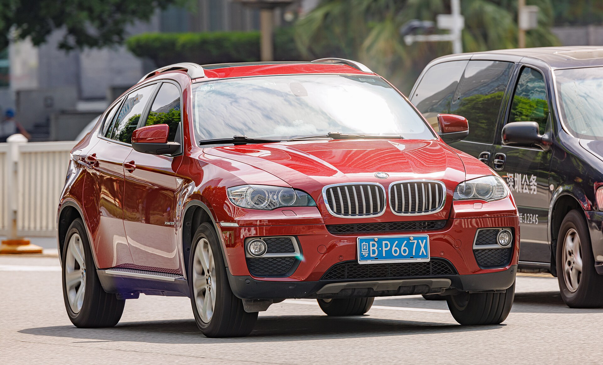 X6 E71 Sports Activity Coupe in a real licensed photograph